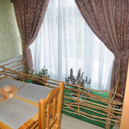Mini-hotel Yandrusi Kamianets Podilskyi Bagian luar foto